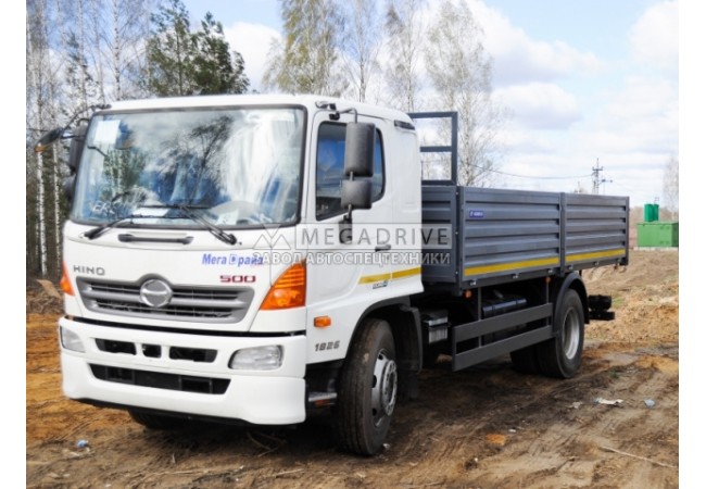 Бортовой автомобиль Hino 500 - надежный грузовик для различных сфер деятельности   