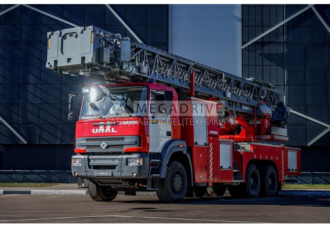 Автолестница АЛ-52(С35510) - автомобиль с высотой подъема 52 м, грузоподъемностью 2 т и максимальной рабочей нагрузкой 300 кг.   
