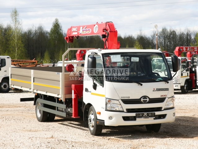 Манипулятор UNIC URV 374 на шасси HINO 300