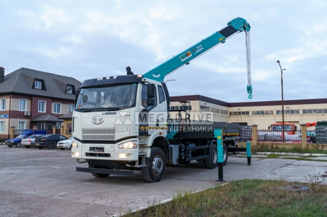 Манипулятор HKTC 7016 на шасси FAW CA 3250