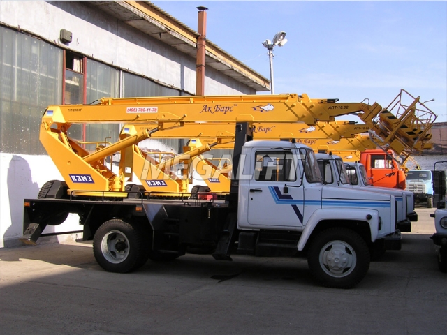 Автогидроподъемник АПТ-18 на шасси ГАЗ 3309 (2 места)