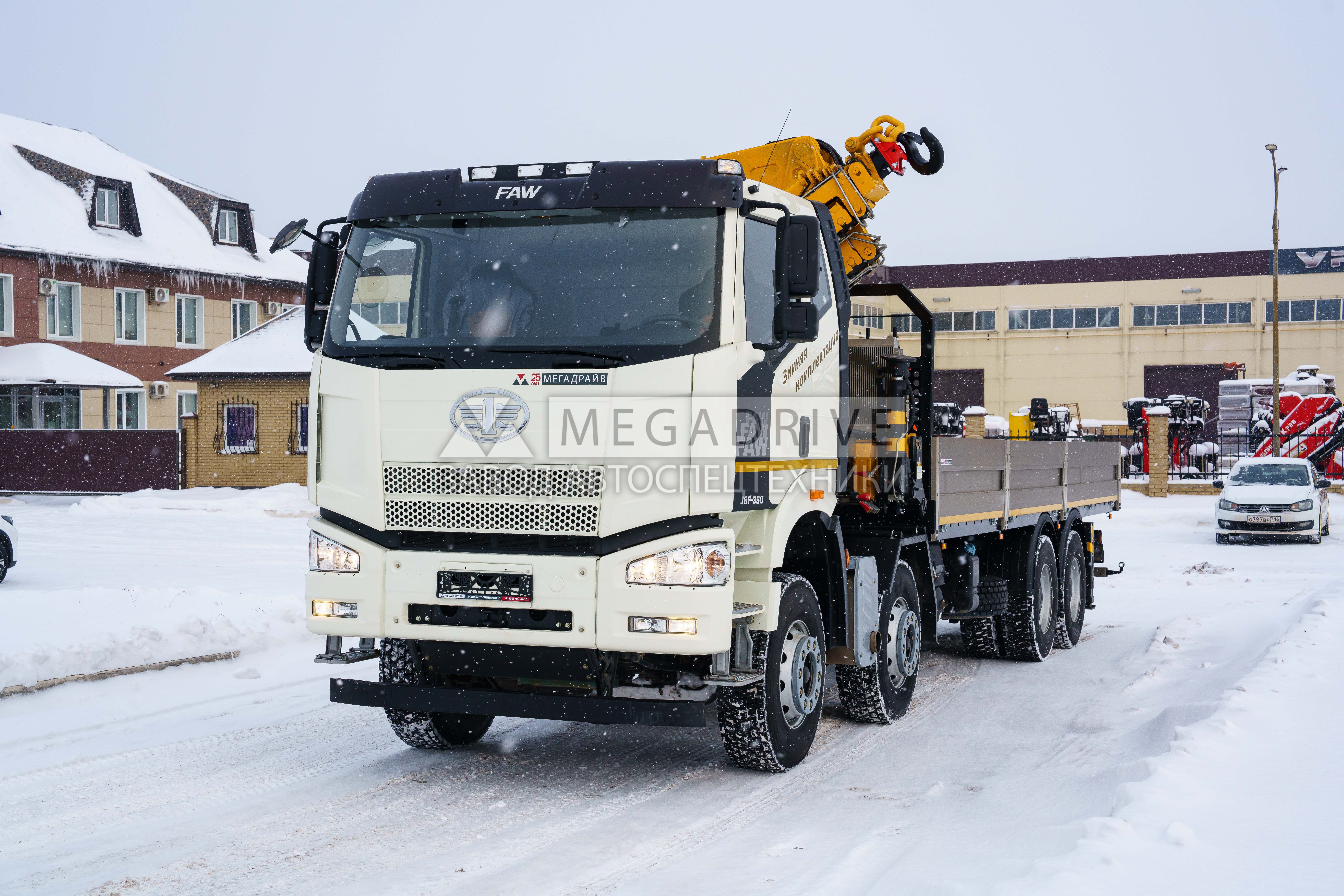 Манипулятор XCMG SQZ 330-6 на шасси FAW 3310