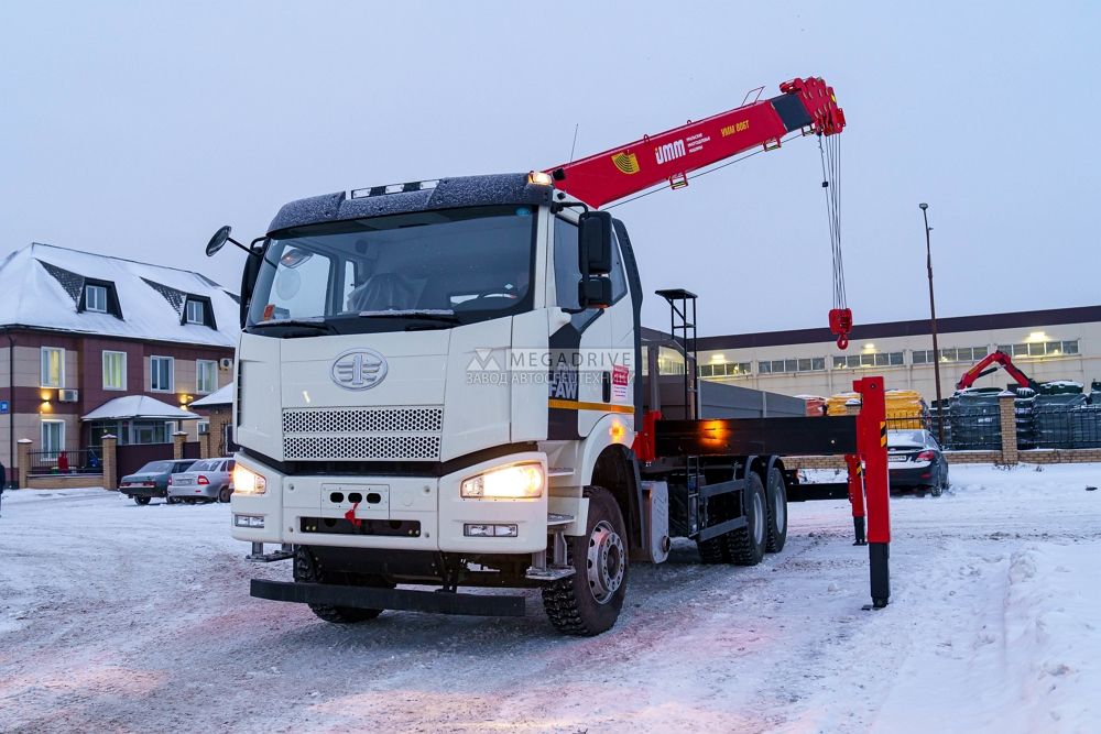 Манипулятор УММ 806Тна шасси FAW 3250
