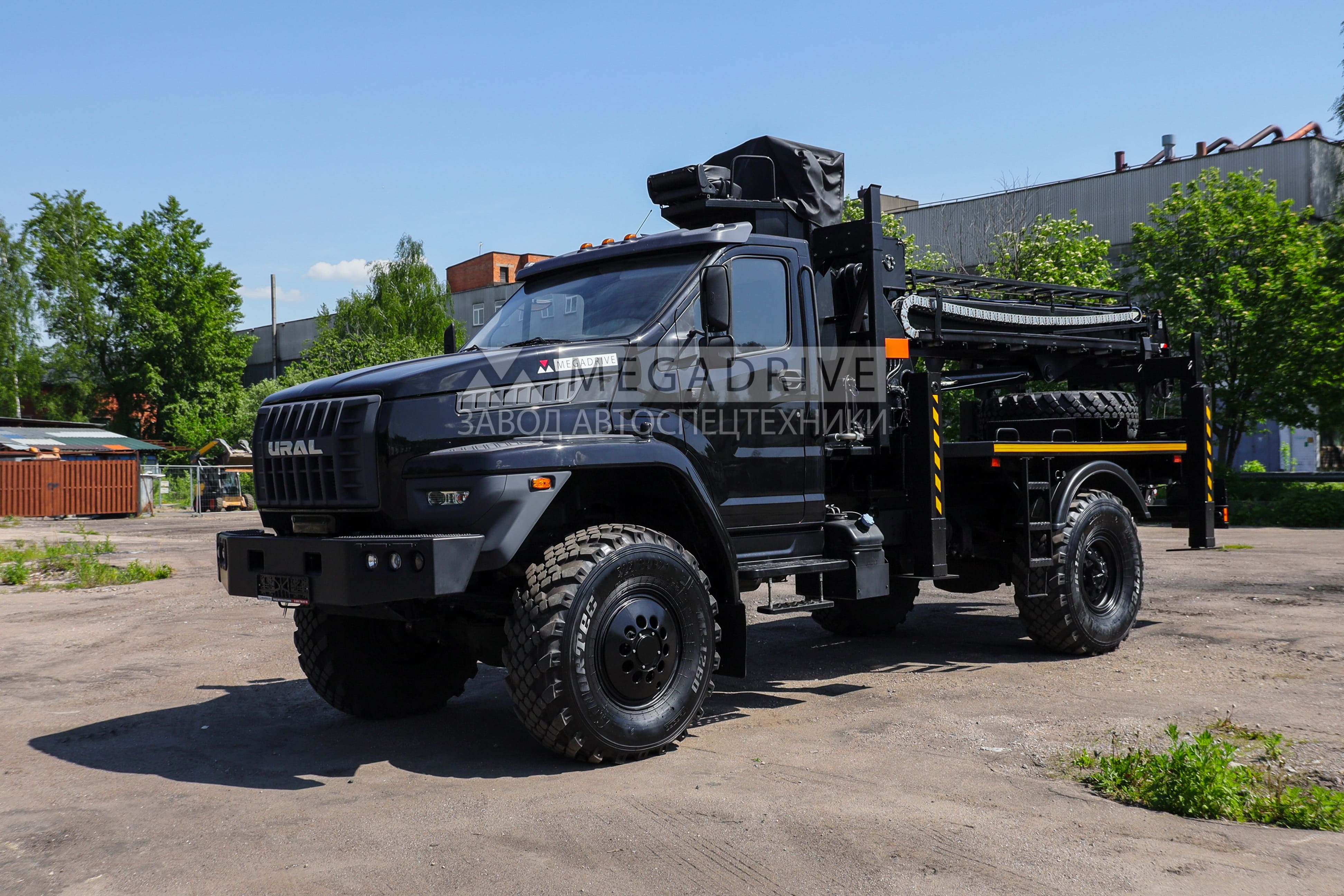 Бурильно-крановая машина ML 5600Z на шасси УРАЛ 43206 (БКМ)