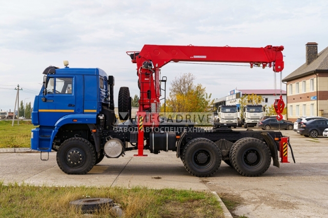 Седельный тягач на шасси КАМАЗ 65225 c манипулятором ML-805
