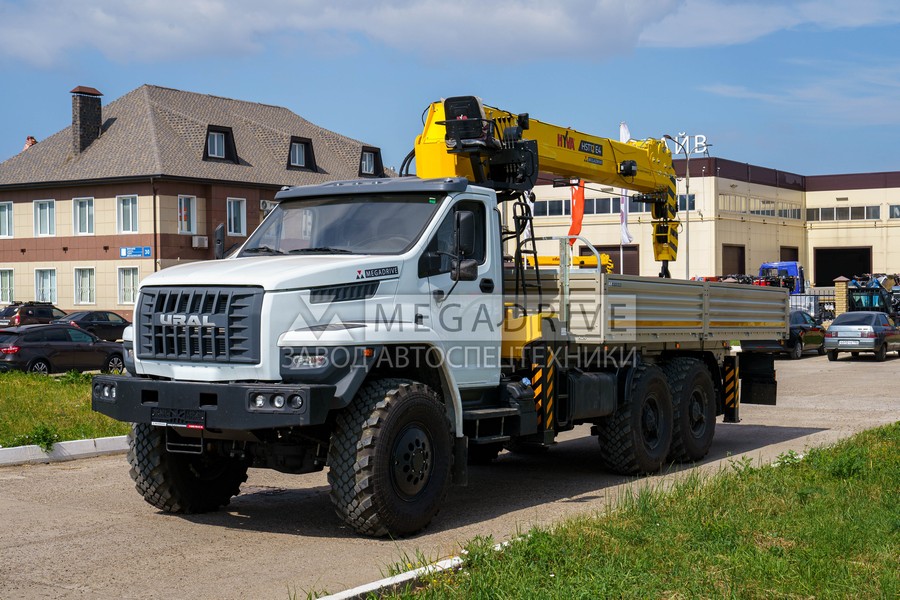 Манипулятор HYVA HST12E4 на шасси УРАЛ 4320
