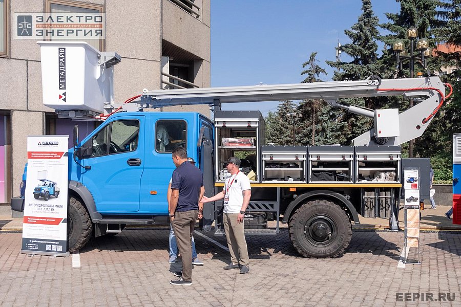Техническая выставка ЭЭПиР в рамках XI Международной научно-технической конференции «Развитие и повышение надежности электрических сетей»