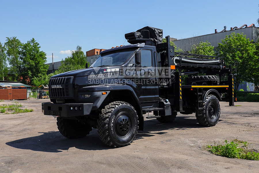Бурильно-крановая машина ML 5600Z на шасси УРАЛ 43206 (БКМ)